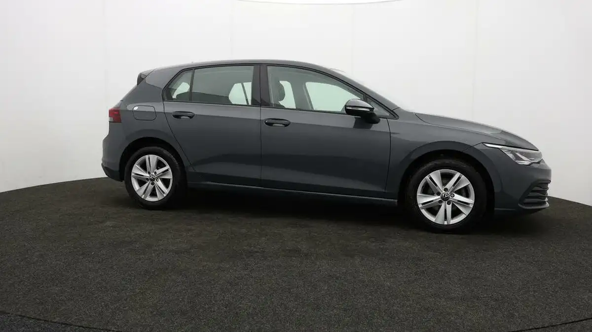 2022-volkswagen-golf-15-tsi-life-130ps-hatchback-big-44