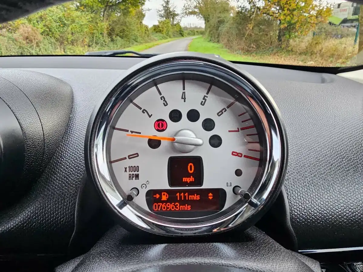2013-mini-paceman-16-cooper-big-15