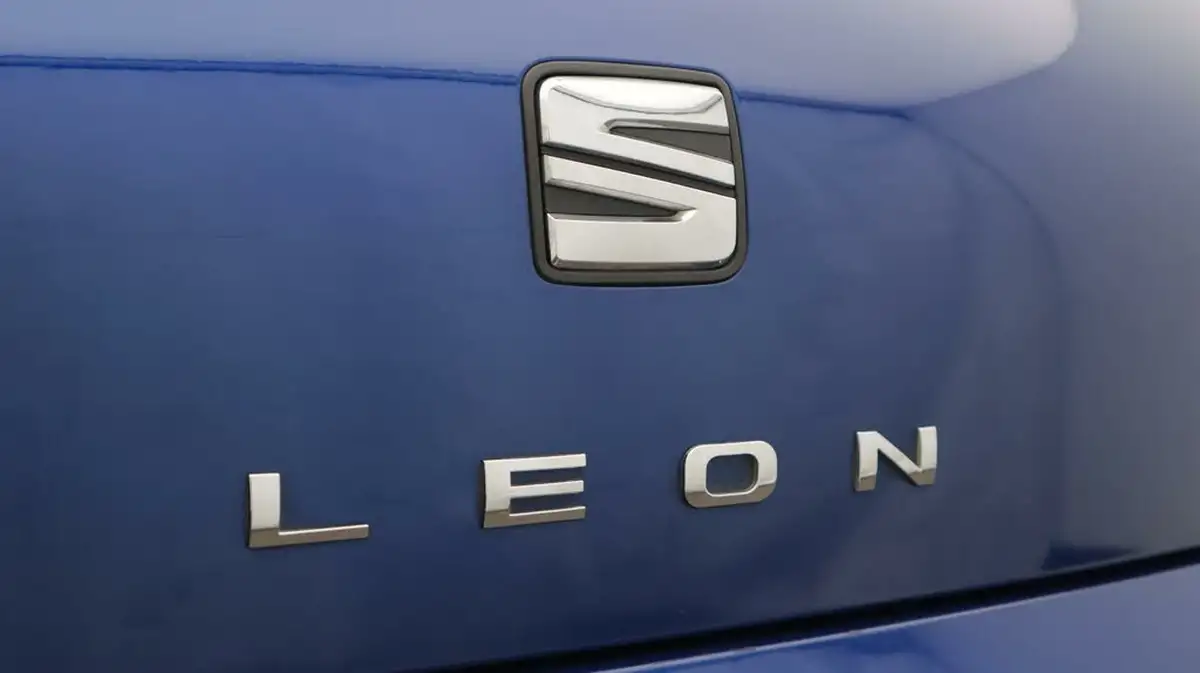 2020-seat-leon-15-tsi-evo-fr-black-edition-150ps-hatchback-dsg-big-21