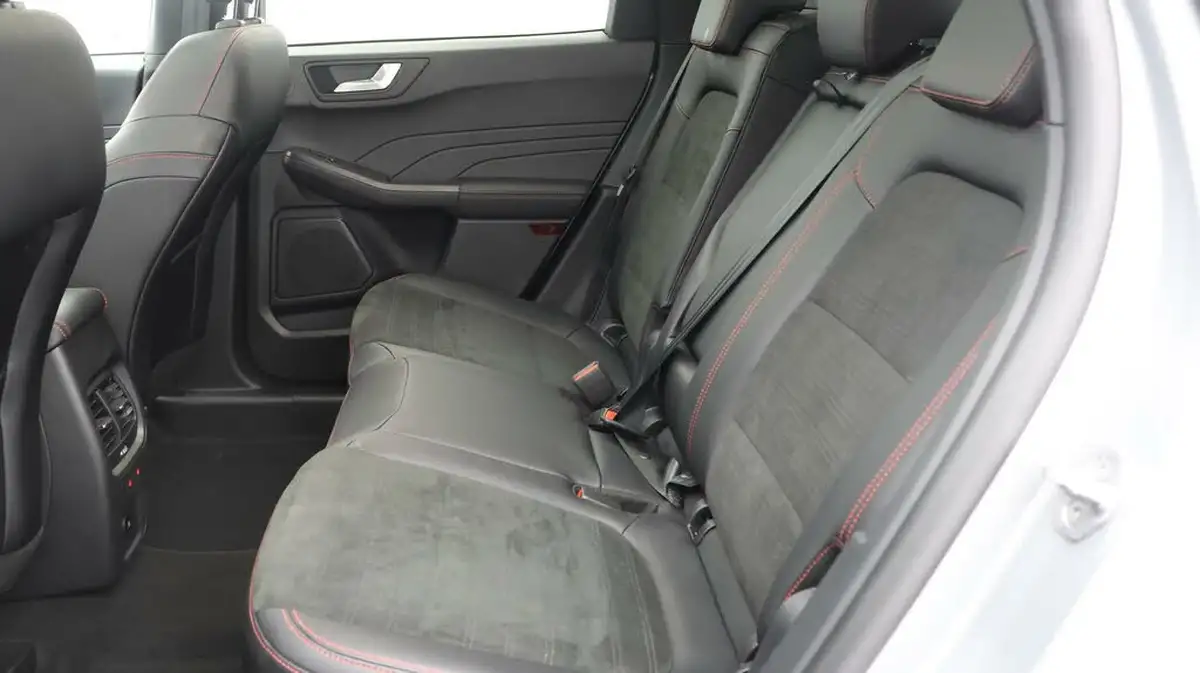 2023-ford-kuga-25t-st-line-x-edition-190ps-fhev-big-15