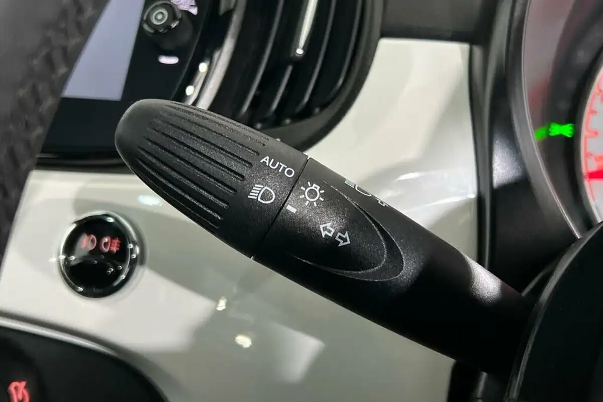 2023-fiat-500-10-big-19