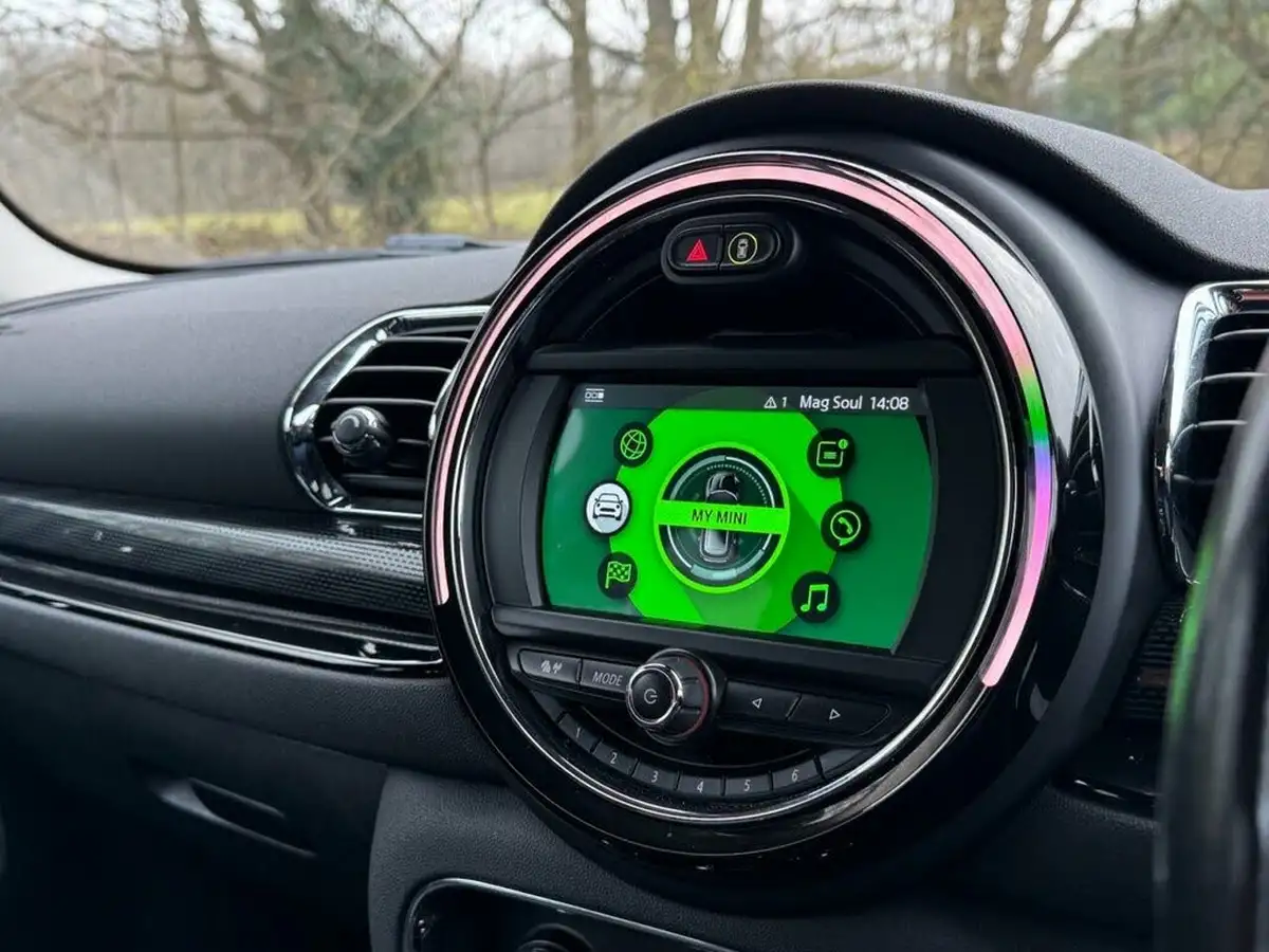 2018-mini-clubman-15-cooper-ss-big-23