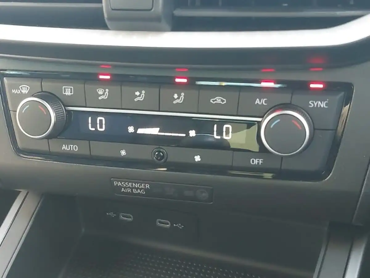 2024-seat-ibiza-10-tsi-anniversary-limited-edition-115ps-big-17
