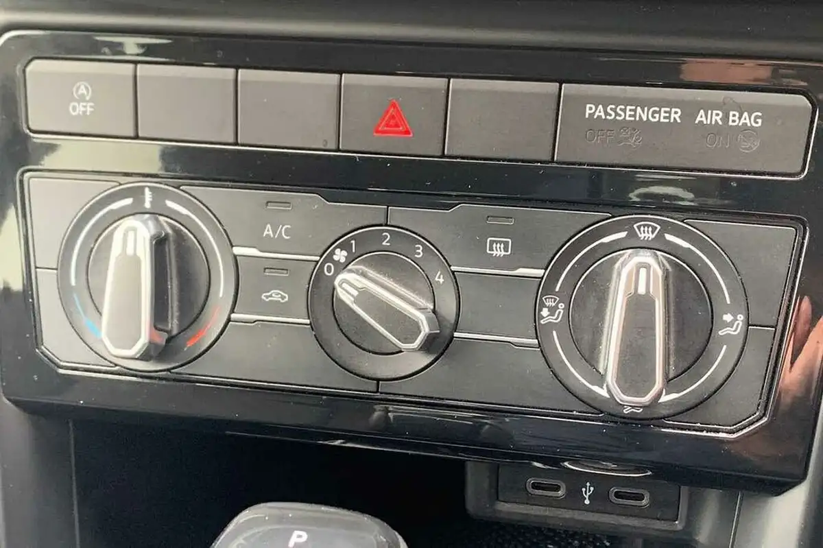 2022-volkswagen-t-cross-10-tsi-se-110ps-dsg-big-24