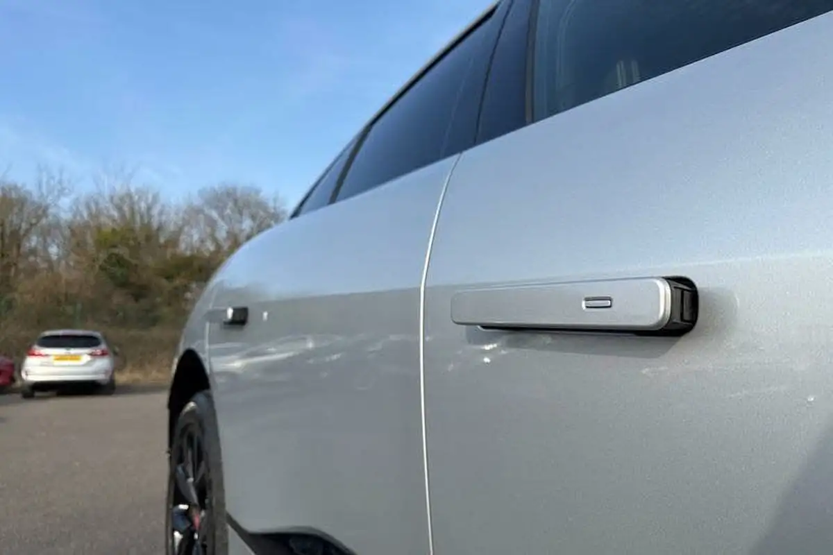2021-jaguar-i-pace-ev400-se-big-35