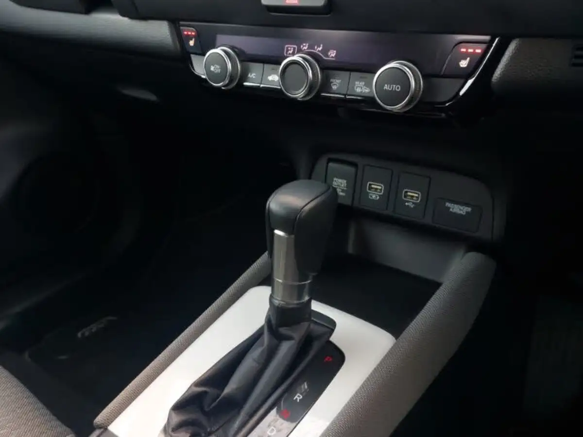 2020-honda-jazz-15-i-mmd-crosstar-ex-big-13