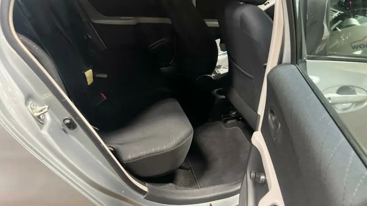 2007-toyota-yaris-13-zinc-5d-mmt-big-8