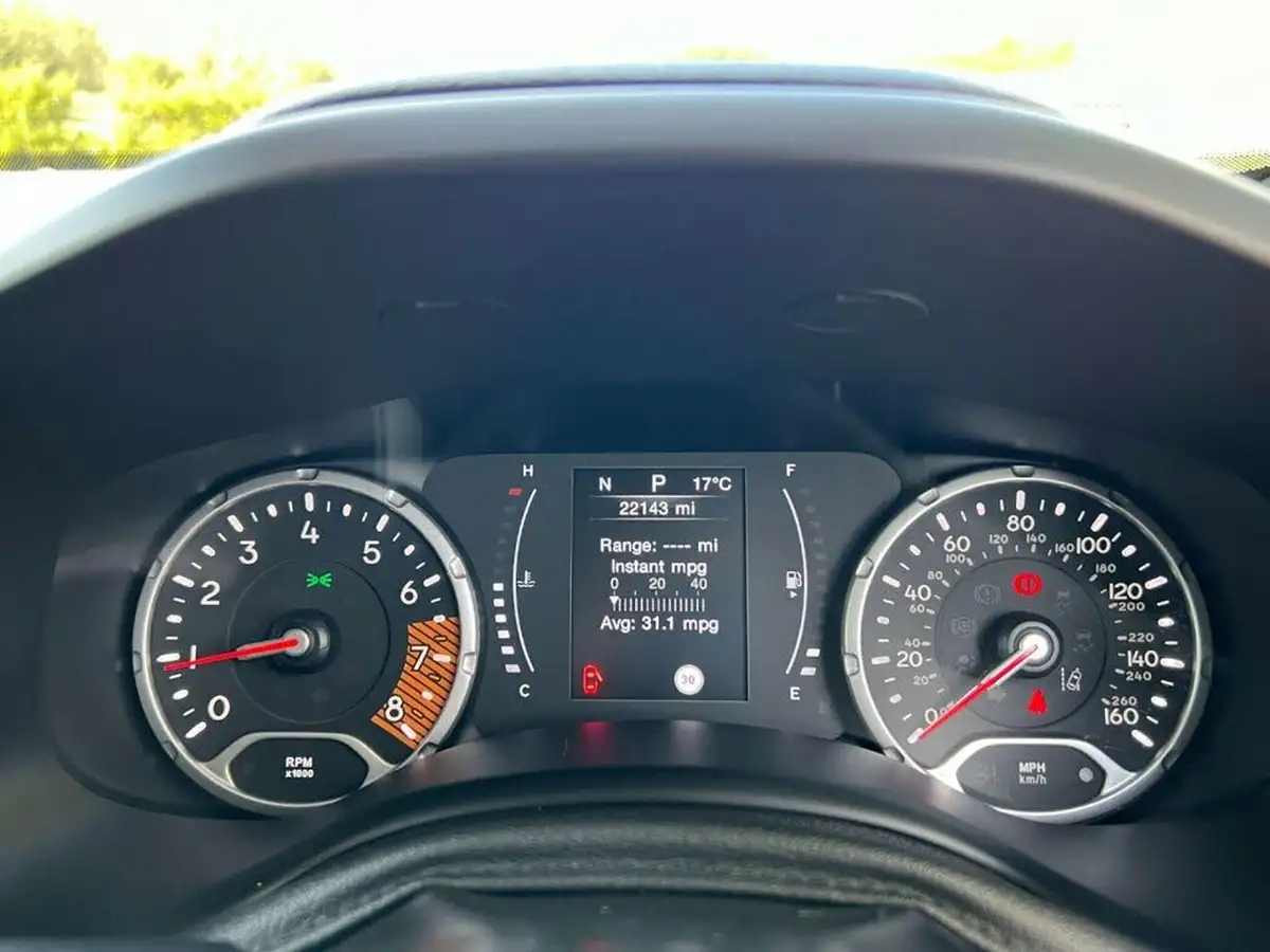 2020-jeep-renegade-13-gse-night-eagle-ii-big-16
