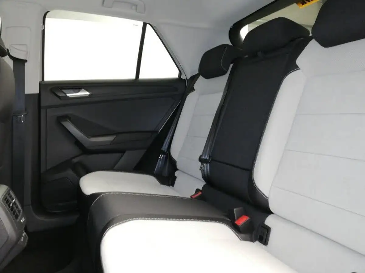 2023-volkswagen-t-roc-15-tsi-style-hatchback-5d-dsg-big-5