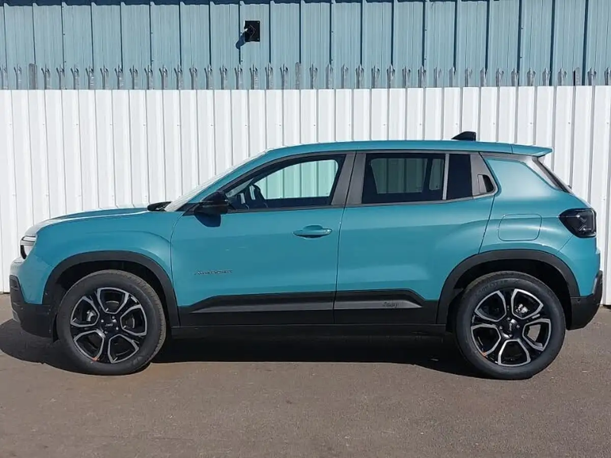 2025-jeep-avenger-12-gse-summit-big-3