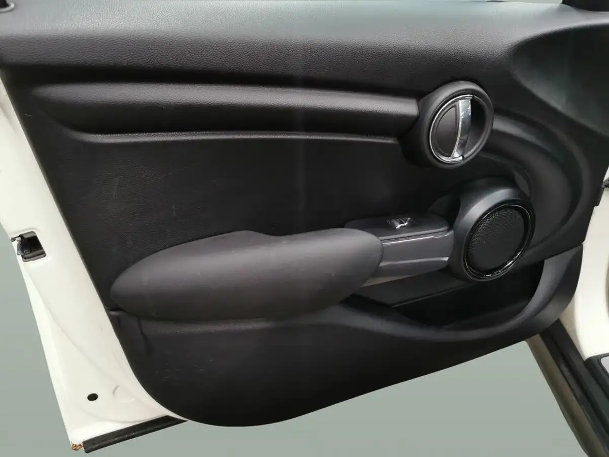 2019-mini-cooper-15-cooper-classic-hatchback-5d-auto-big-21