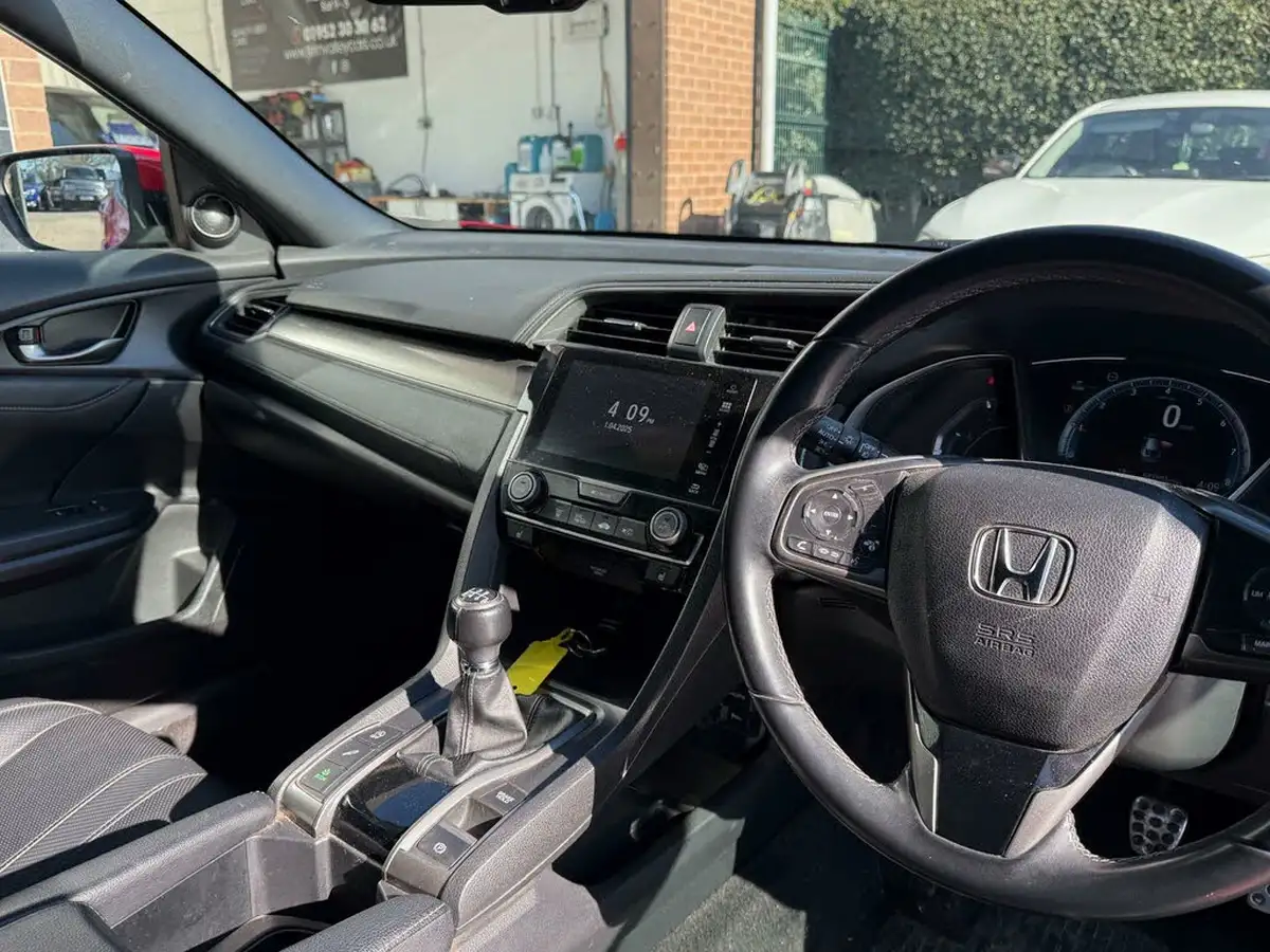 2018-honda-civic-10-vtec-turbo-ex-126ps-ss-hatchback-5d-big-30