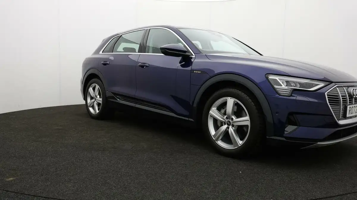 2022-audi-e-tron-50e-technik-station-wagon-big-40