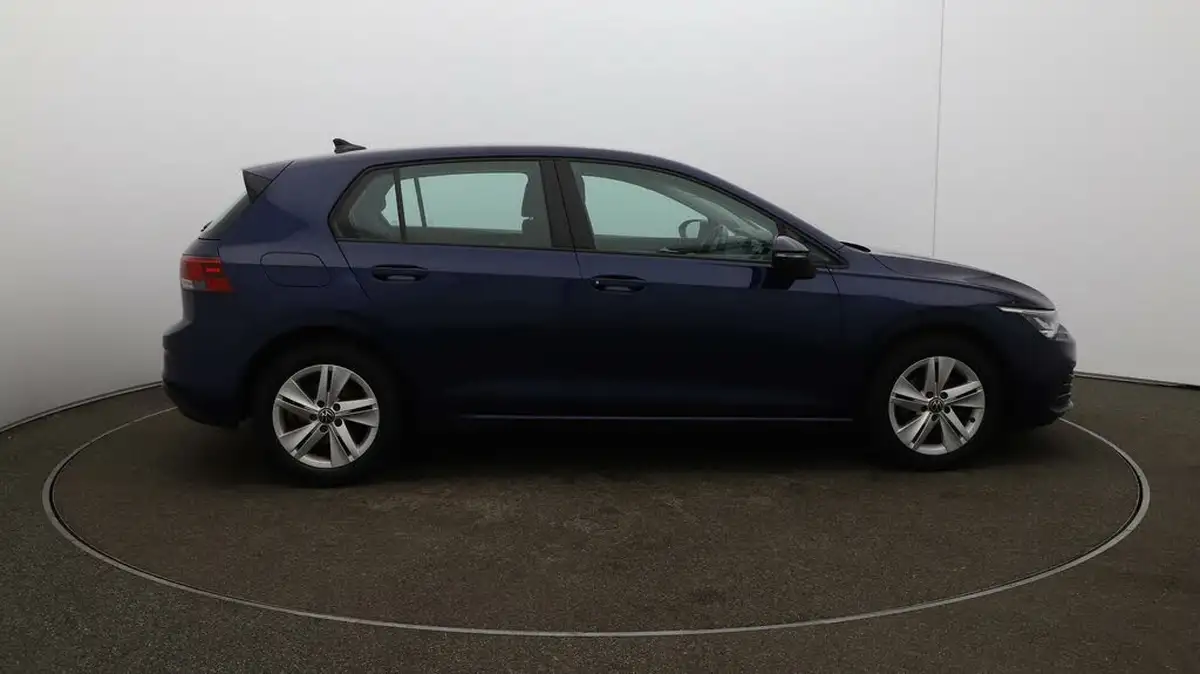 2022-volkswagen-golf-15-tsi-life-150ps-hatchback-big-8