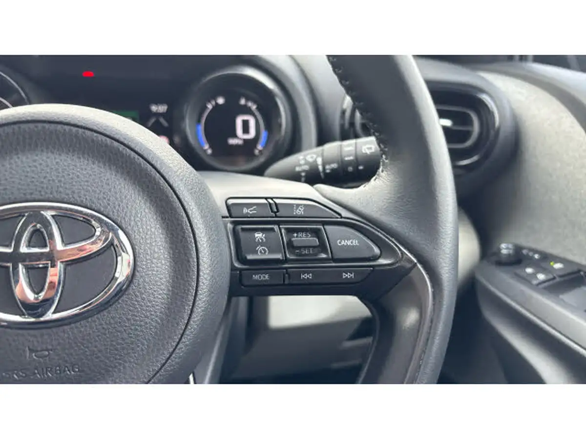 2022-toyota-yaris-15-vvt-i-excel-big-52