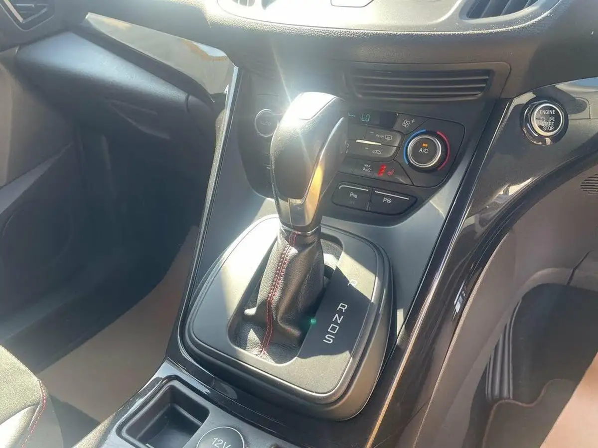 2018-ford-kuga-20tdci-st-line-180ps-awd-powershift-big-12
