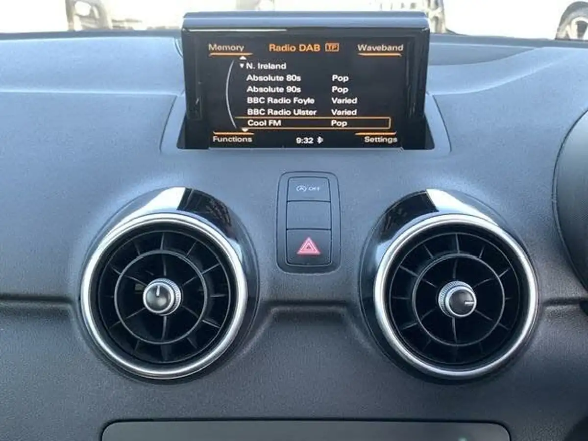 2018-audi-a1-16tdi-s-line-nav-hatchback-3d-big-30
