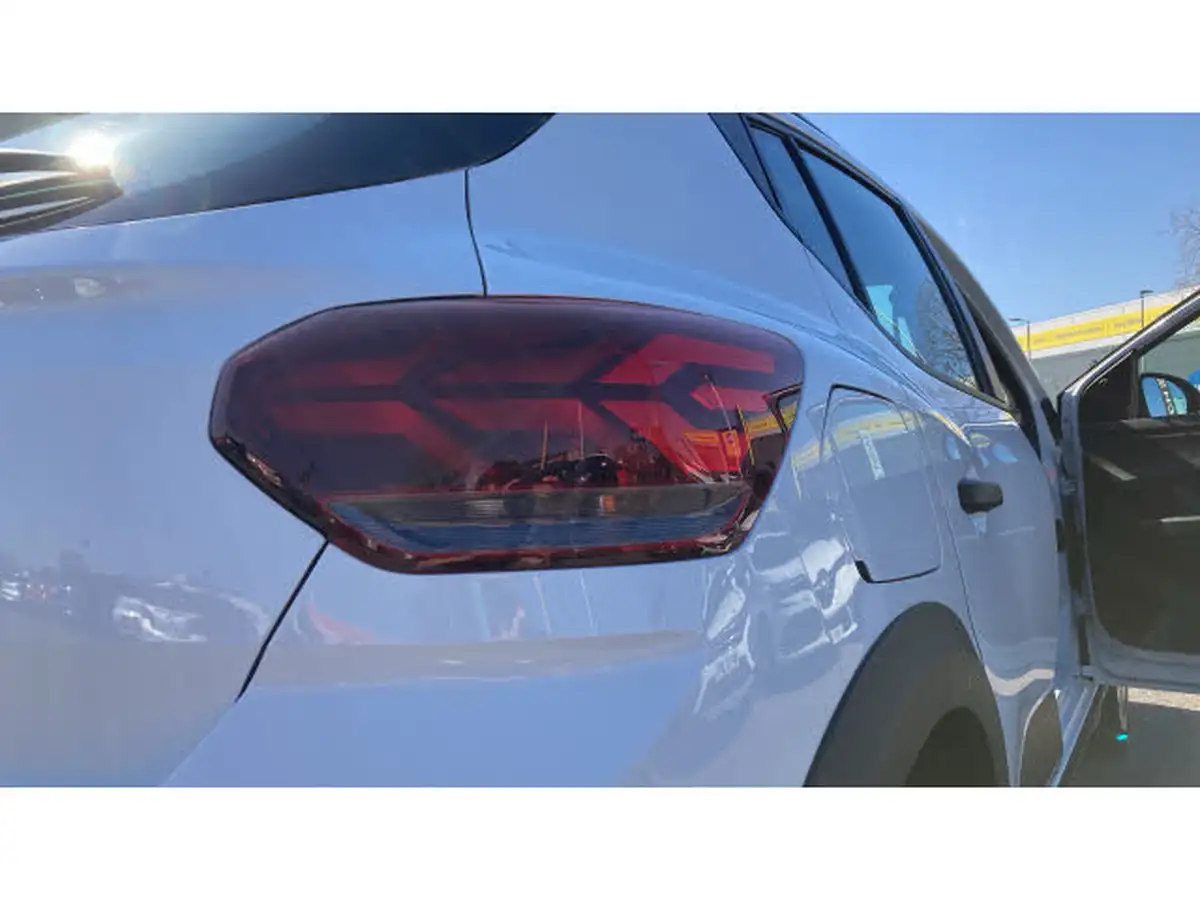 2022-dacia-sandero-stepway-10-tce-essential-90bhp-big-25