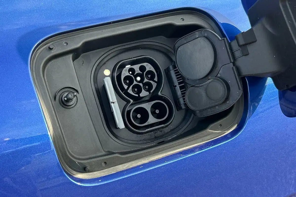 2023-bmw-i4-e-edrive40-m-sport-big-25