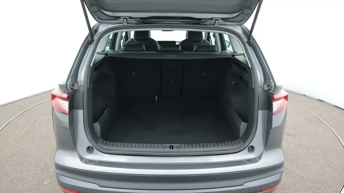 2022-skoda-enyaq-e-60-big-17