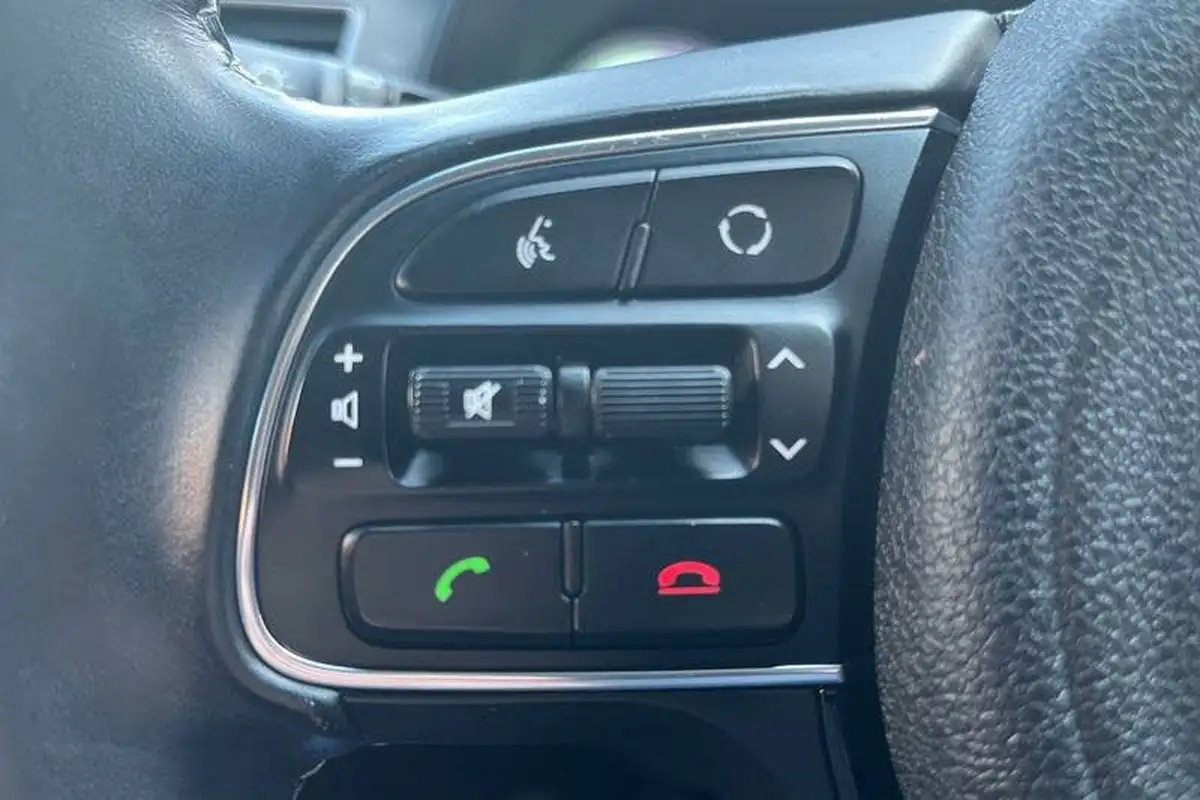 2017-kia-niro-16-gdi-2-156kwh-lithium-ion-big-24