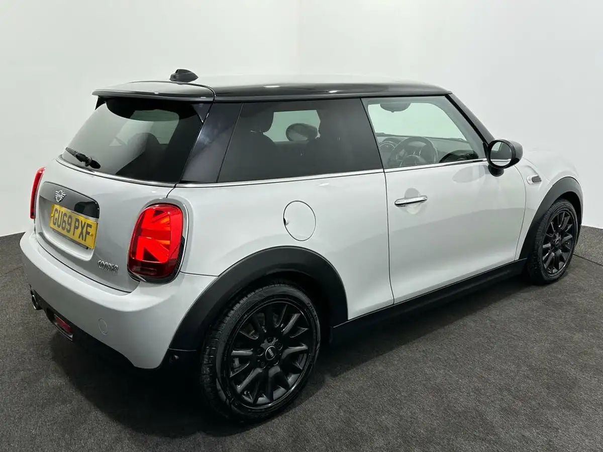2019-mini-cooper-15-cooper-classic-hatchback-3d-auto-big-42