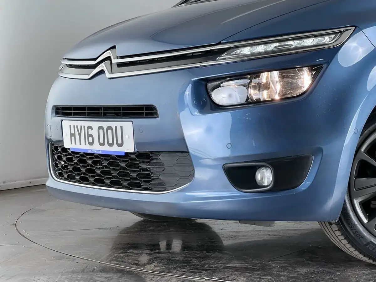 2016-citroen-grand-c4-picasso-16bluehdi-exclusive-eat6-big-33