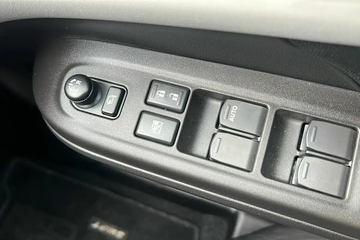 2024-suzuki-swift-12-ultra-cvt-big-14