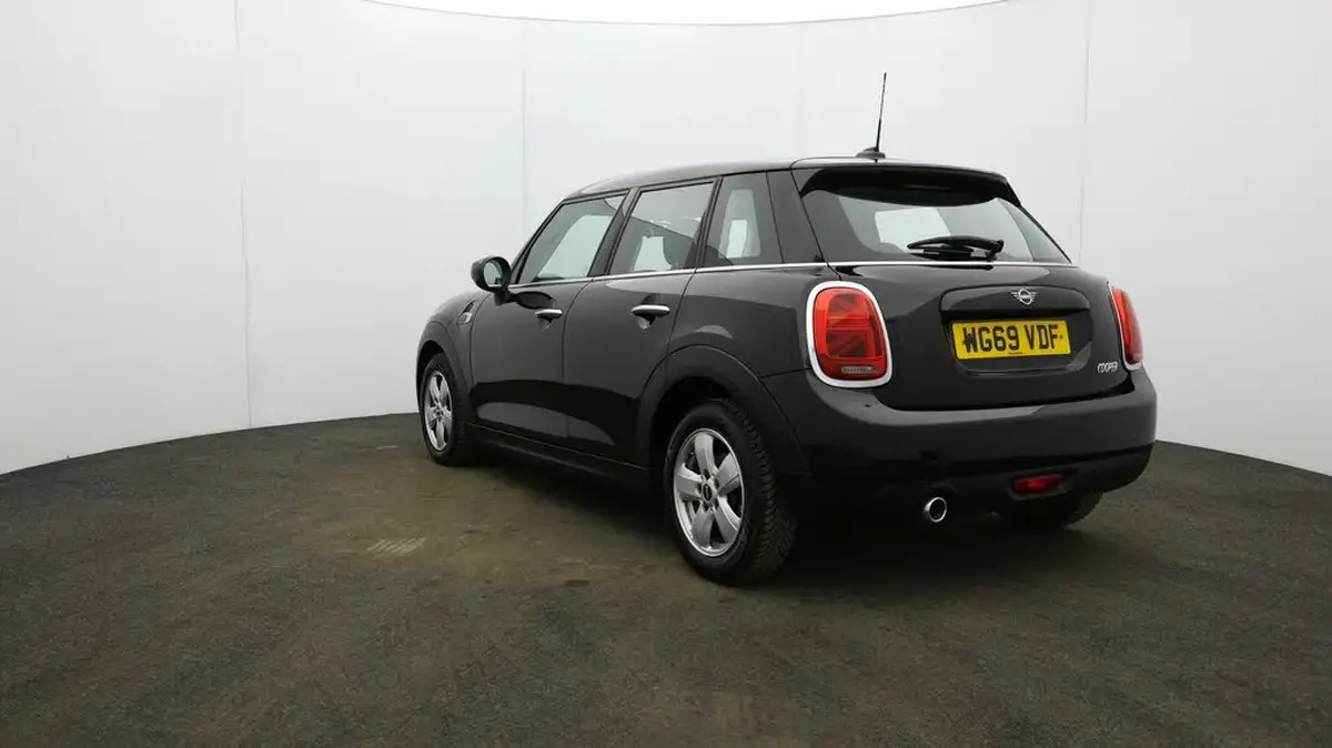 2019-mini-cooper-15-cooper-classic-hatchback-5d-big-35
