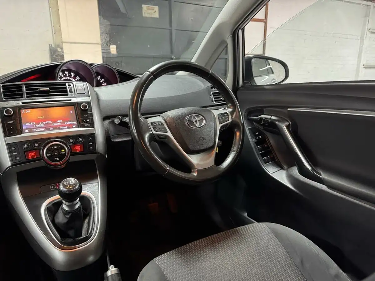 2014-toyota-verso-16d-d-4d-icon-big-25