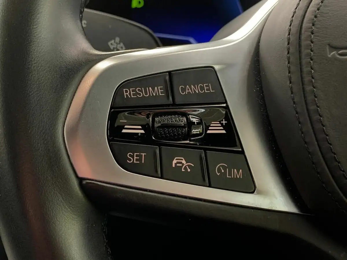 2022-bmw-i4-e-edrive40-m-sport-big-17