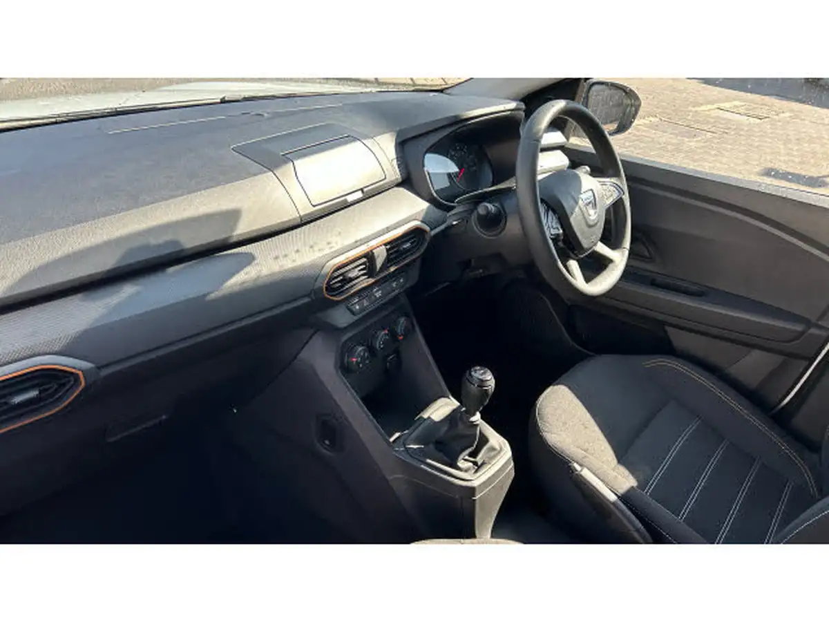 2021-dacia-sandero-stepway-10-tce-essential-90bhp-big-8