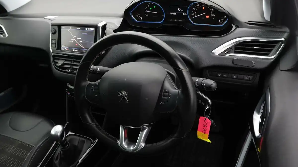 2019-peugeot-2008-suv-12-puretech-allure-premium-82bhp-big-8