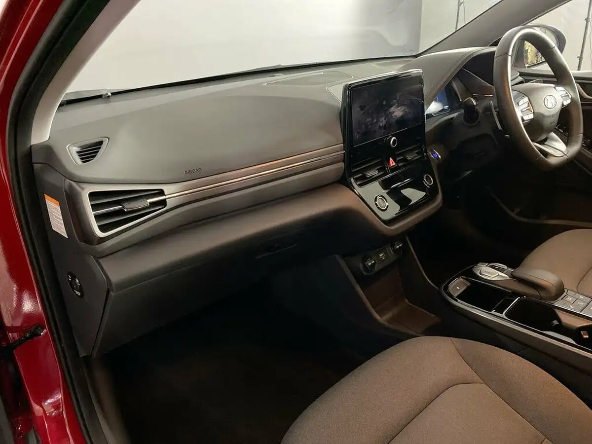 2021-hyundai-ioniq-e-premium-electric-100kw-big-16