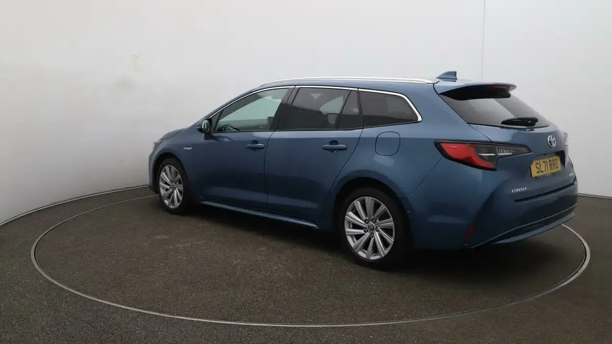 2021-toyota-corolla-18-vvt-i-design-trk-hatchback-5d-big-5