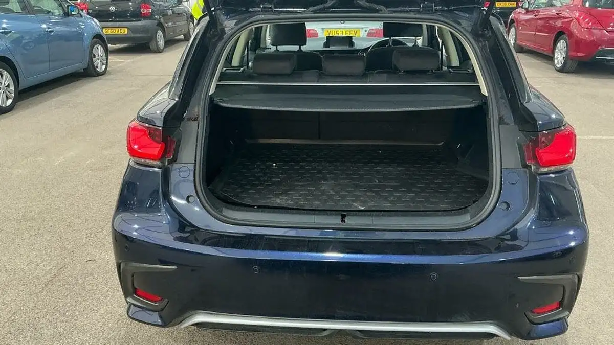 2019-lexus-ct-200h-18-ct-big-10
