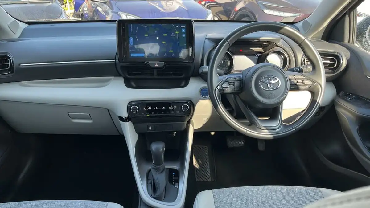 2022-toyota-yaris-cross-15-vvt-i-excel-city-packpan-roof-big-4