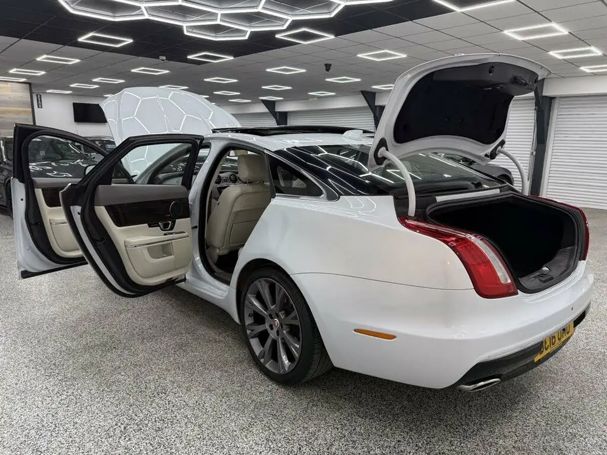 2016-jaguar-xj-series-30td-xj-portfolio-30tdv6-296bhp-swb-big-12