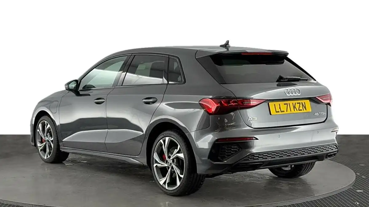 2021-audi-a3-14-45-tfsi-e-s-line-competition-big-5