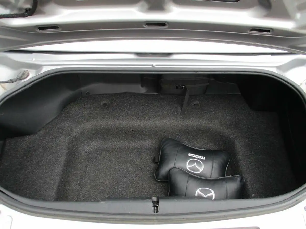 2015-mazda-mx-5-20-roadster-sport-tech-nav-big-18