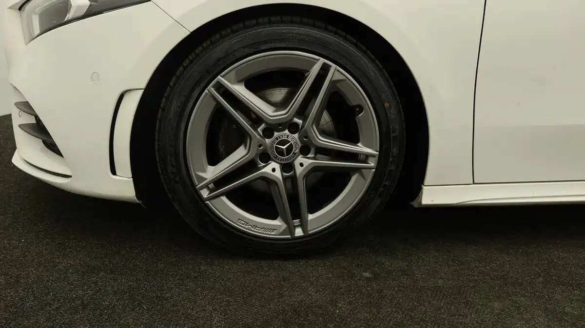 2019-mercedes-benz-a-class-13-a180-amg-line-premium-hatchback-5d-7g-dct-big-17