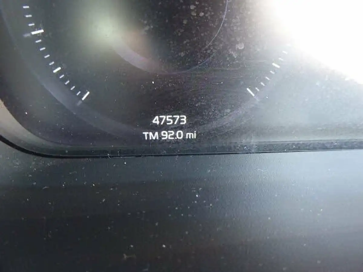 2022-volvo-xc40-15-t4-r-design-big-8