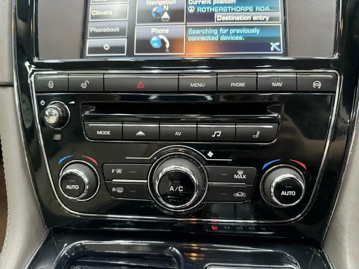 2014-jaguar-xj-series-30td-xj-portfolio-swb-auto-big-27