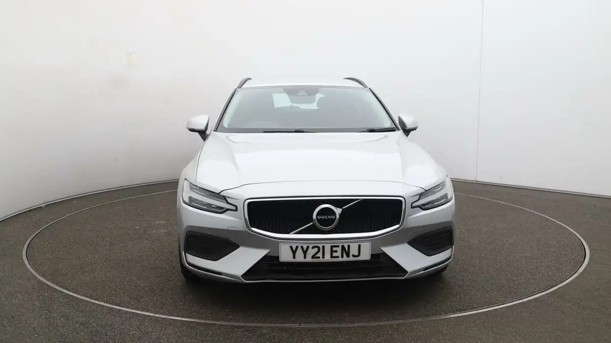 2021-volvo-v60-20td-b4-momentum-big-2