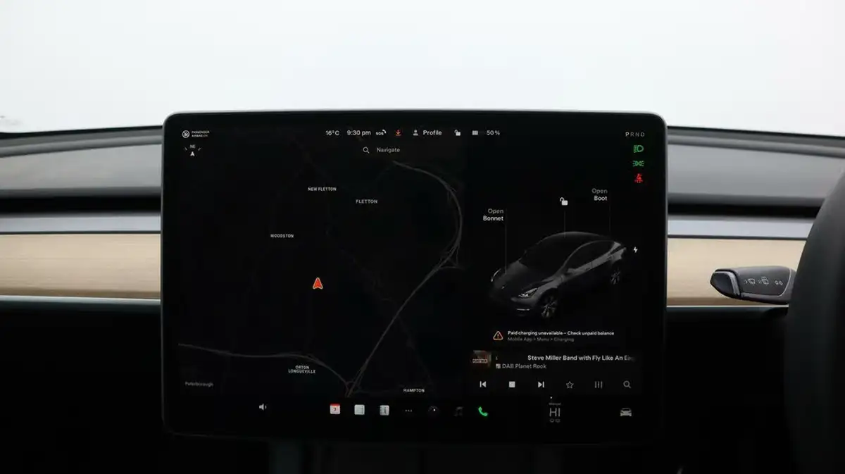 2022-tesla-model-y-e-long-range-big-11