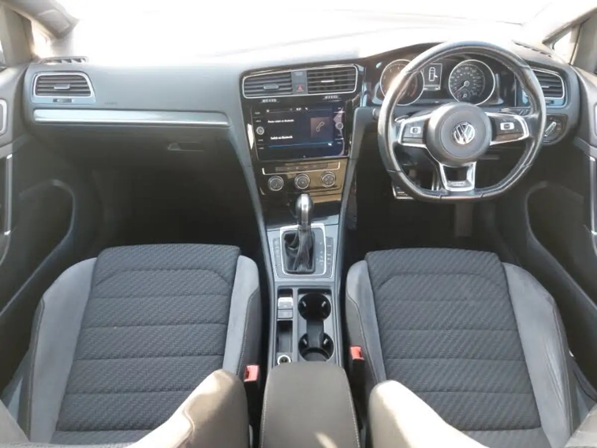 2018-volkswagen-golf-15-tsi-r-line-ss-5d-dsg-big-2