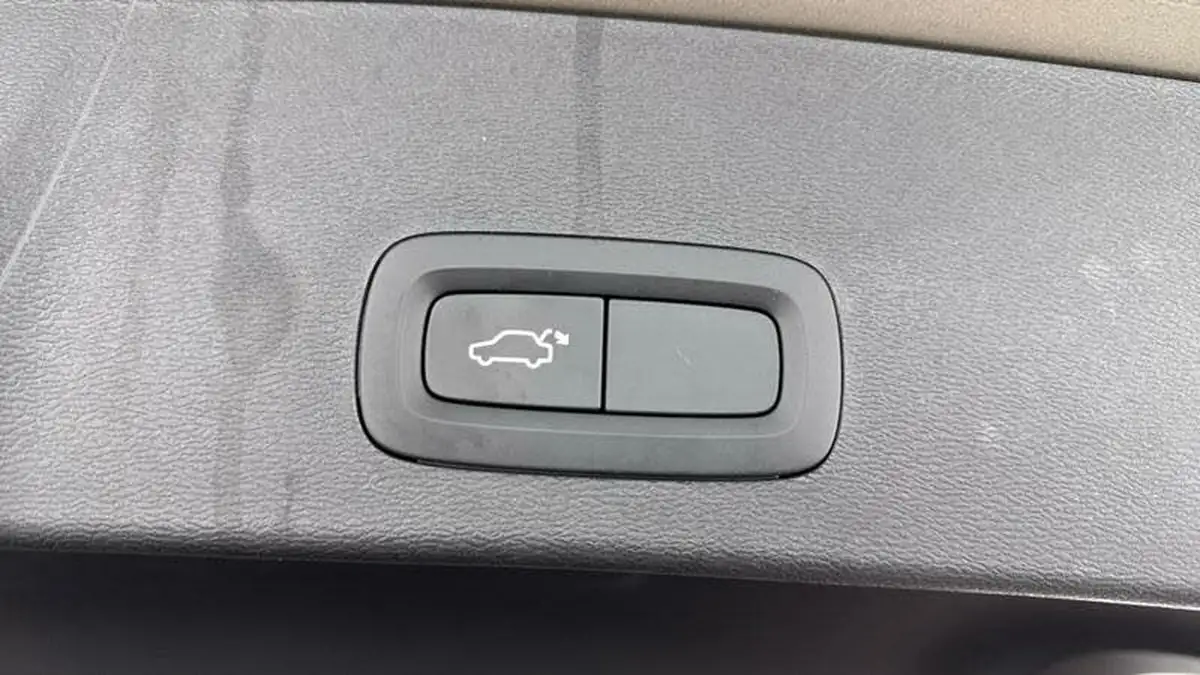 2020-volvo-xc40-20-b4-inscription-big-30
