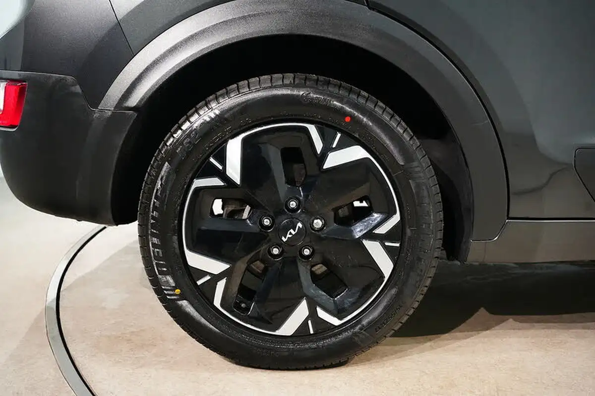 2023-kia-niro-ev-e-2-big-12