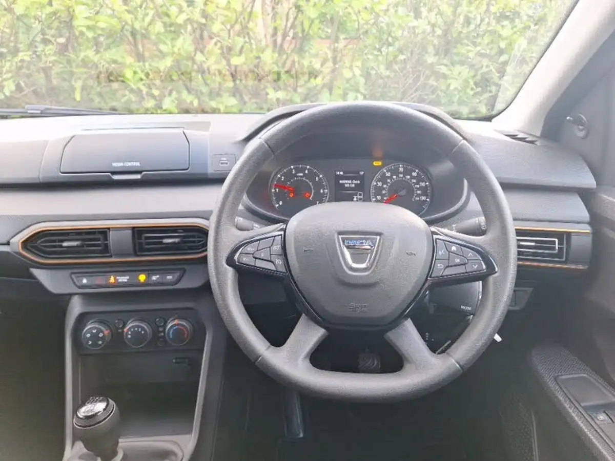 2021-dacia-sandero-stepway-10-tce-essential-90bhp-big-6
