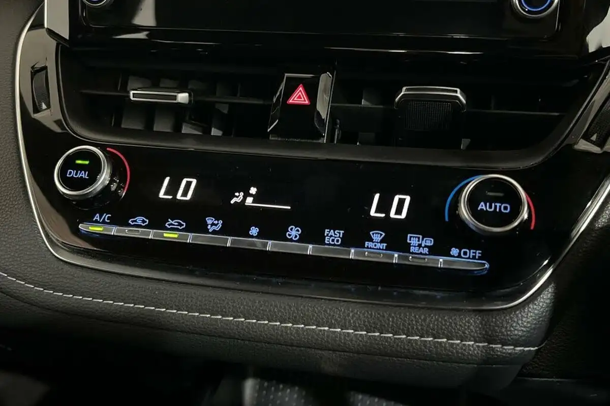 2021-toyota-corolla-18-vvt-i-icon-tech-spare-wheel-hatchback-5d-big-16